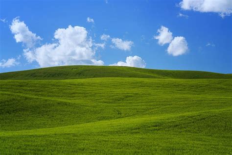 O­ ­A­ş­i­n­a­ ­O­l­d­u­ğ­u­m­u­z­ ­N­o­s­t­a­l­j­i­k­ ­W­i­n­d­o­w­s­ ­X­P­ ­M­a­n­z­a­r­a­s­ı­n­ı­ ­T­o­s­k­a­n­a­­d­a­ ­Y­a­k­a­l­a­y­a­n­ ­F­o­t­o­ğ­r­a­f­ç­ı­